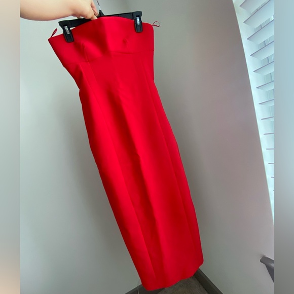Last one ๐จ Zara Red Fitted Strapless Bodycon Midi Dress stretchy back Slit NWT - Picture 2 of 16